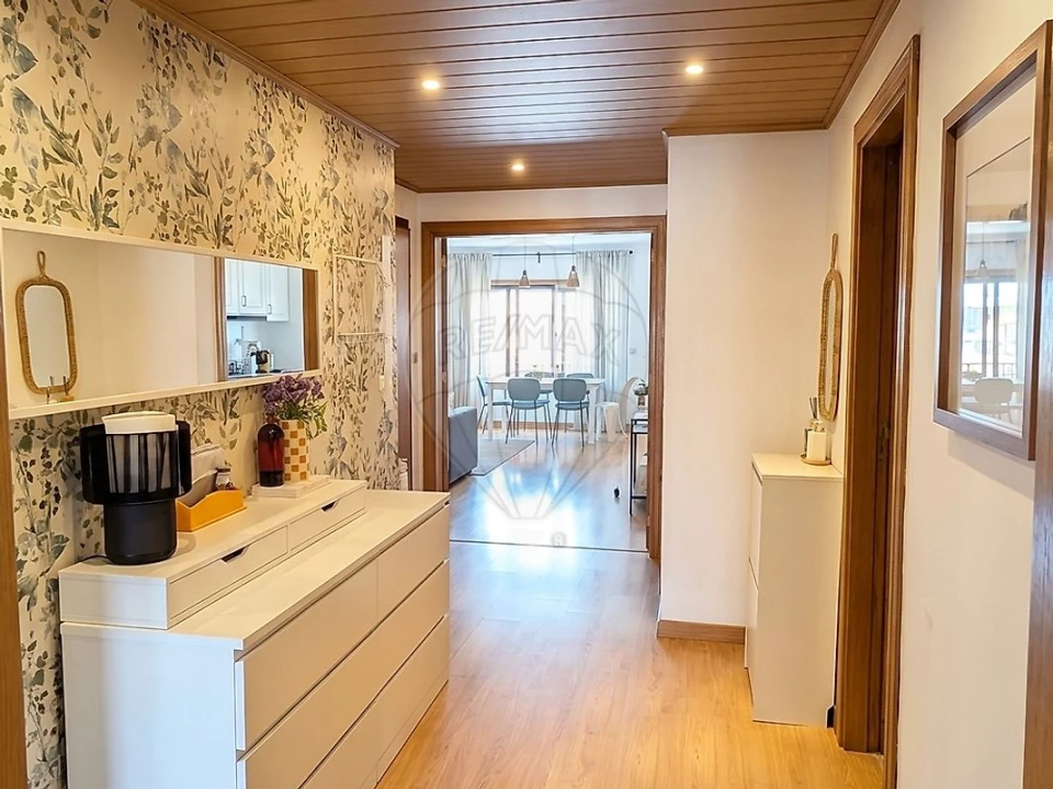 Apartamento T2 para Venda em Carregado e Cadafais Foto 16