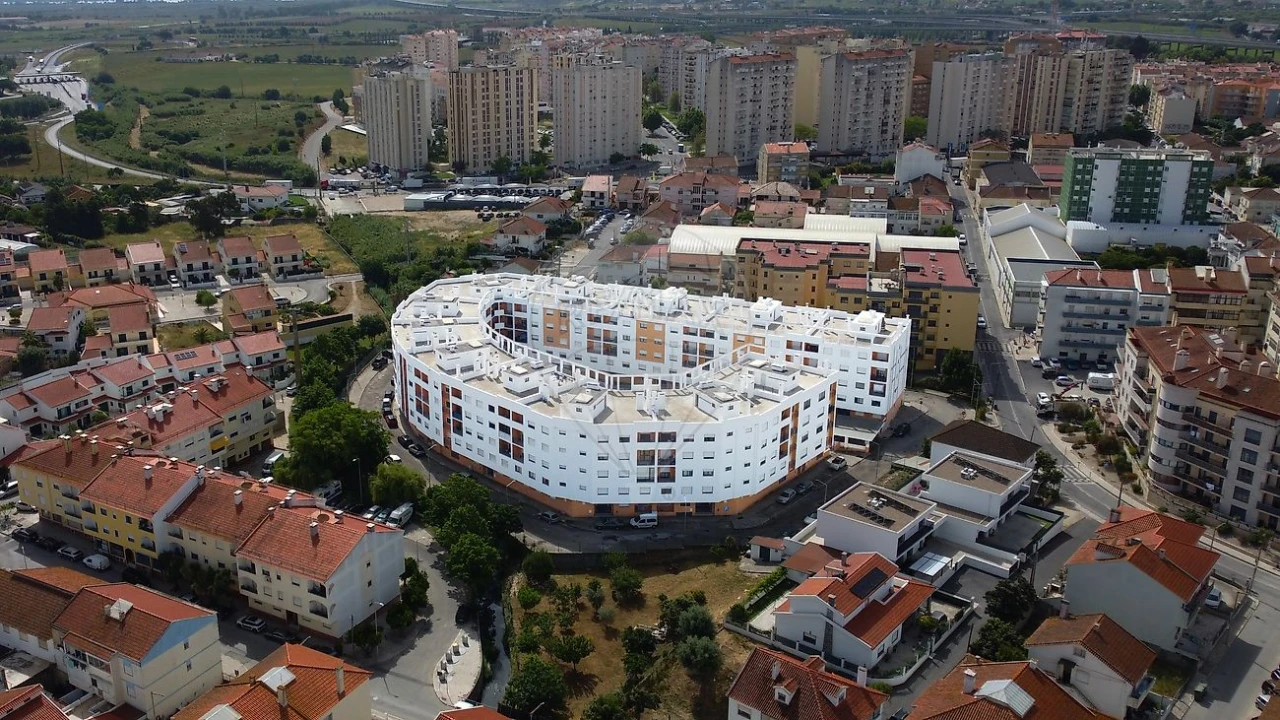 Apartamento T2 para Venda em Carregado e Cadafais Foto 21