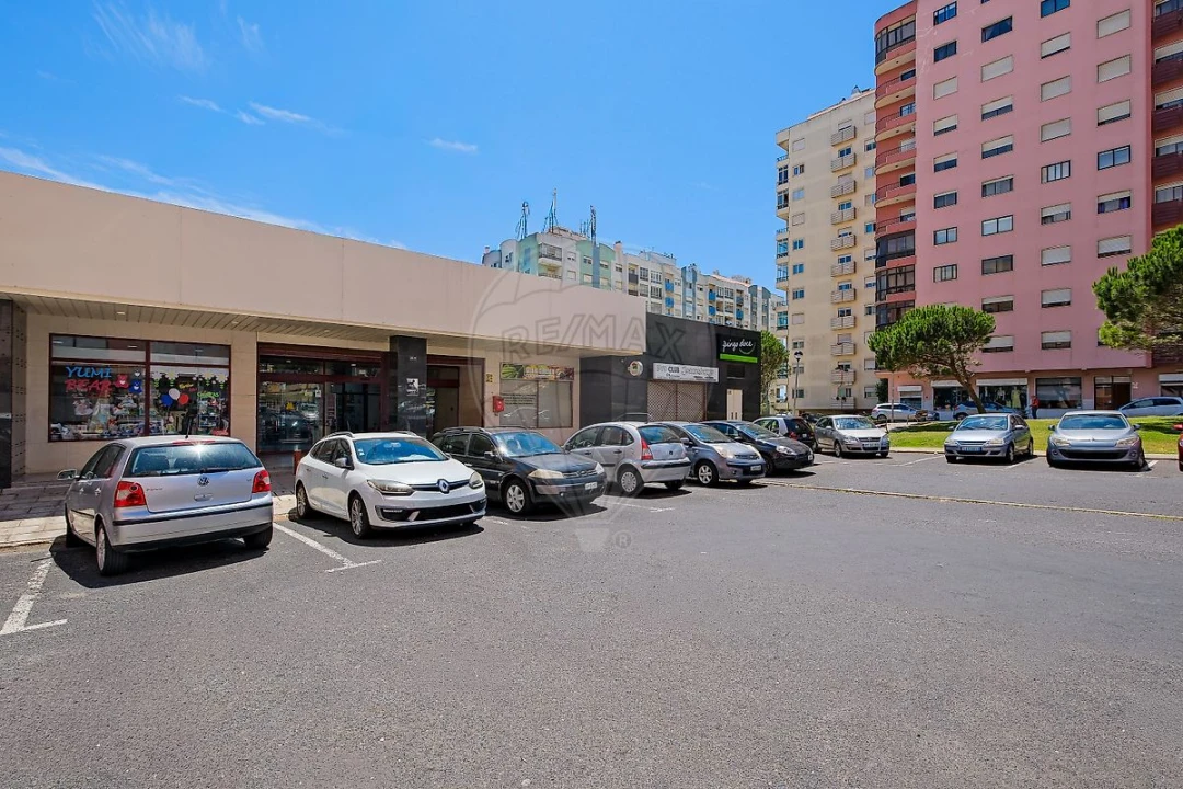 Apartamento T2 para Venda em Cacém e São Marcos Foto 26