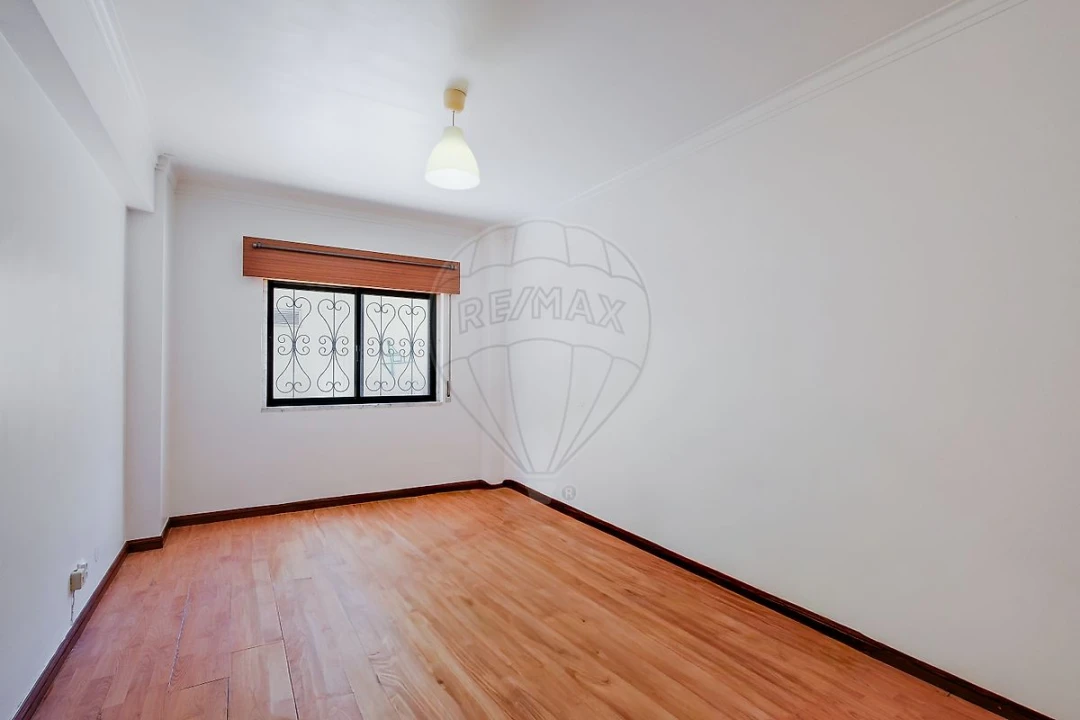 Apartamento T2 para Venda em Cacém e São Marcos Foto 23