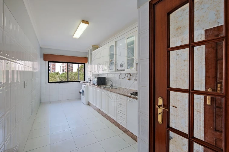Apartamento T2 para Venda em Cacém e São Marcos Foto 9