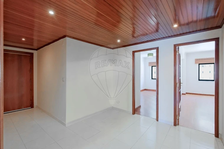Apartamento T2 para Venda em Cacém e São Marcos Foto 11