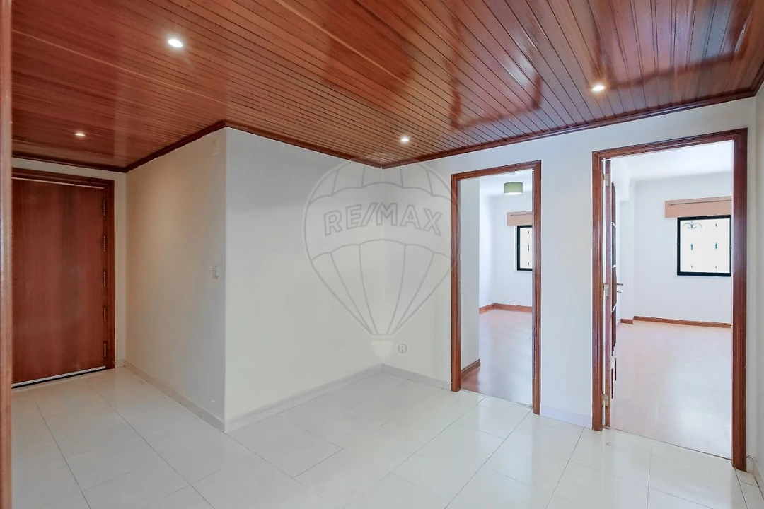 Apartamento T2 para Venda em Cacém e São Marcos Foto 11