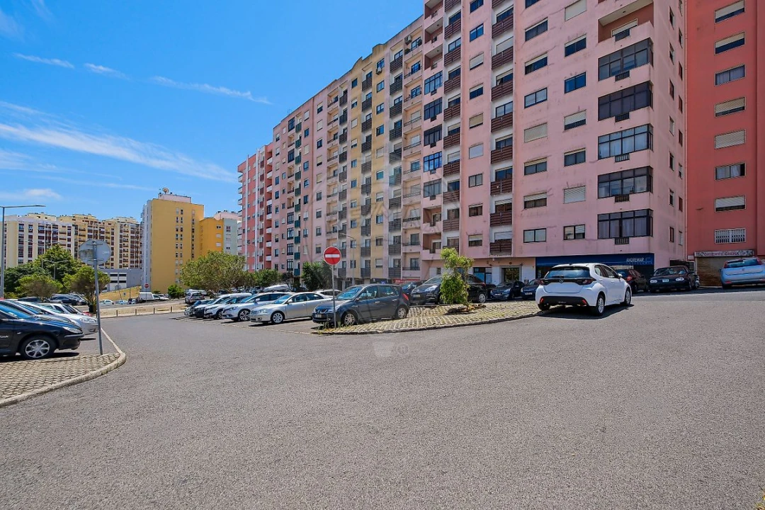 Apartamento T2 para Venda em Cacém e São Marcos Foto 28