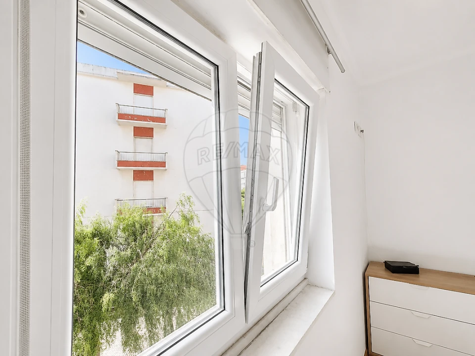Apartamento T1 para Arrendamento em Santa Iria de Azoia, São João da Talha e Bobadela Foto 12