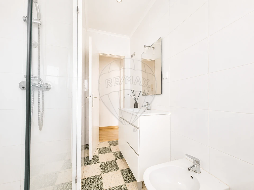 Apartamento T1 para Arrendamento em Santa Iria de Azoia, São João da Talha e Bobadela Foto 24