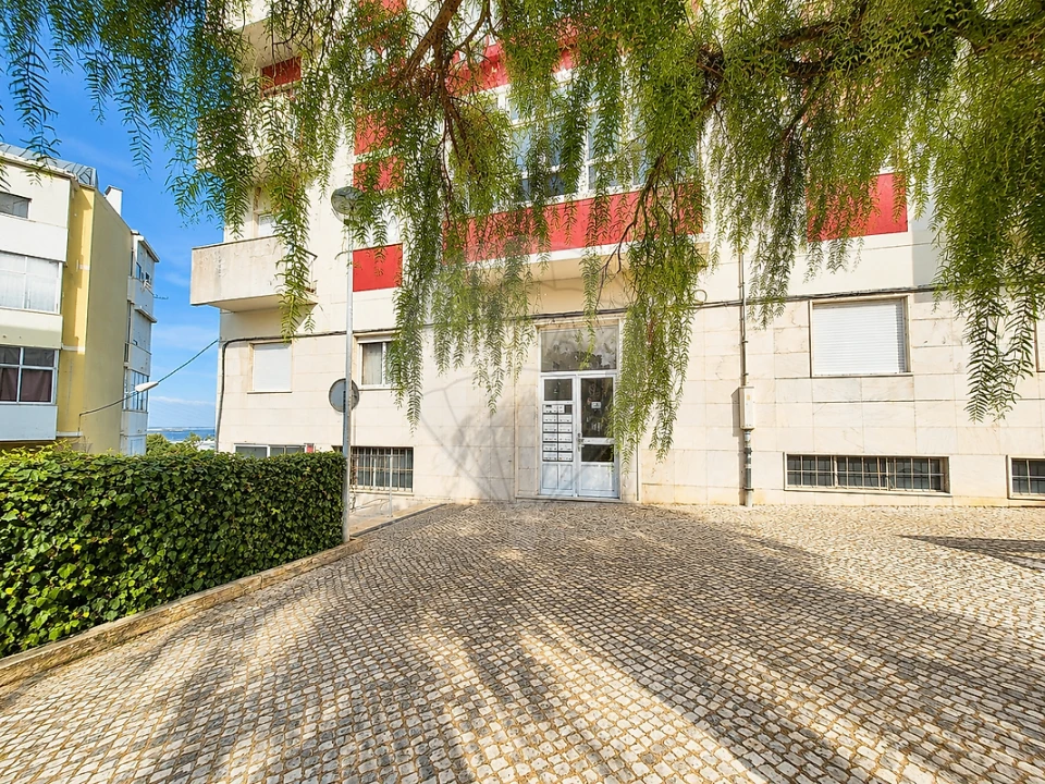 Apartamento T1 para Arrendamento em Santa Iria de Azoia, São João da Talha e Bobadela Foto 8