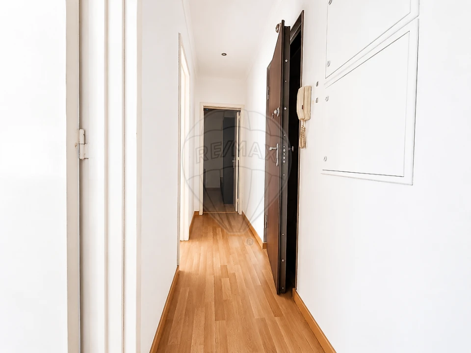 Apartamento T1 para Arrendamento em Santa Iria de Azoia, São João da Talha e Bobadela Foto 11