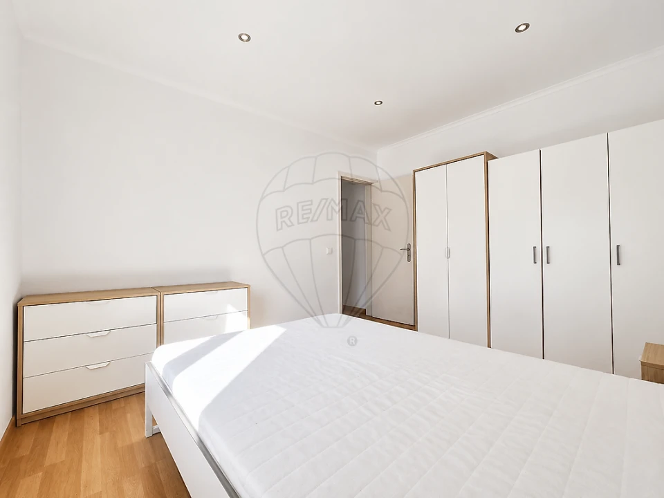 Apartamento T1 para Arrendamento em Santa Iria de Azoia, São João da Talha e Bobadela Foto 14