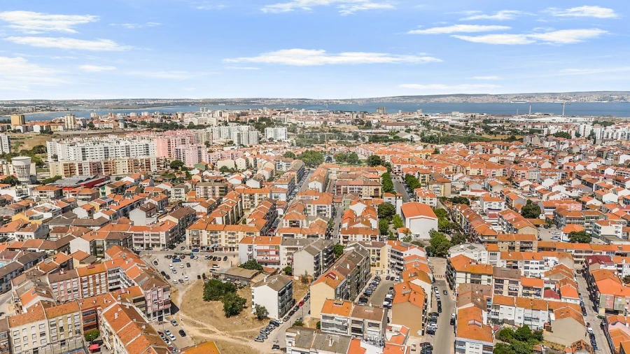 Apartamento T2 para Venda em Baixa da Banheira e Vale da Amoreira Foto 10