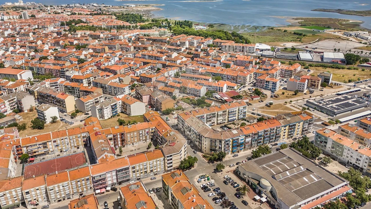 Apartamento T2 para Venda em Baixa da Banheira e Vale da Amoreira Foto 7