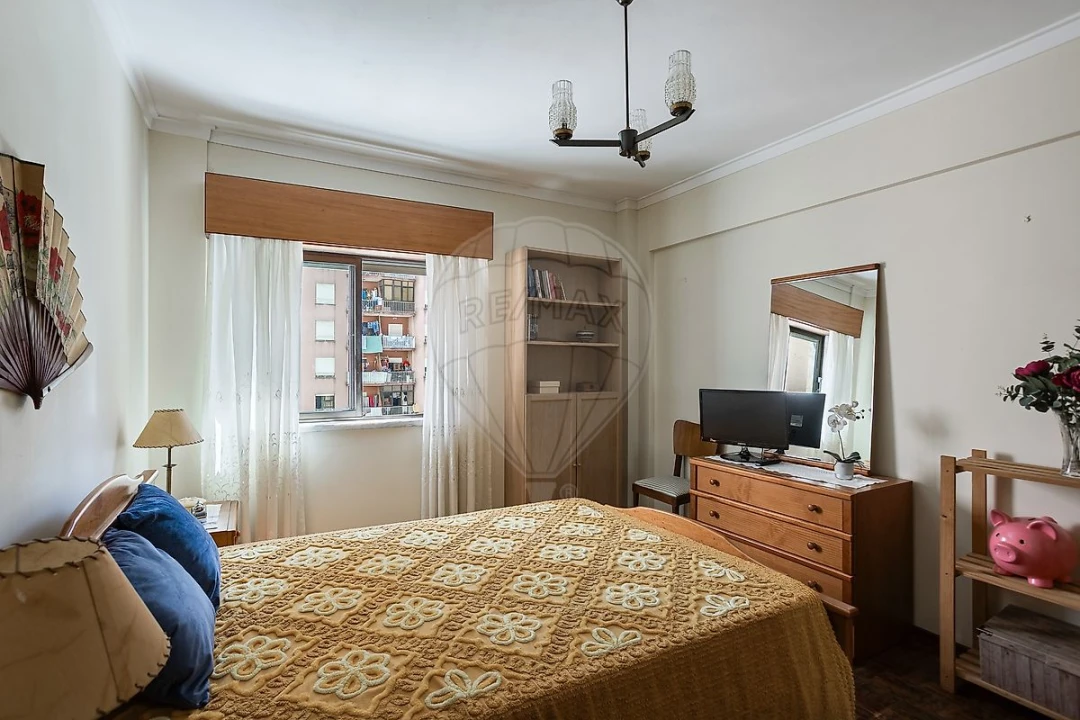 Apartamento T1 para Venda em Algueirão-Mem Martins Foto 4