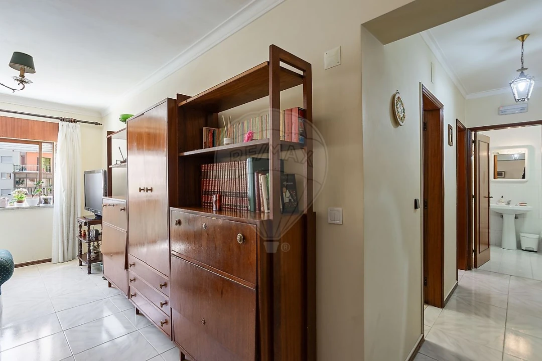 Apartamento T1 para Venda em Algueirão-Mem Martins Foto 10