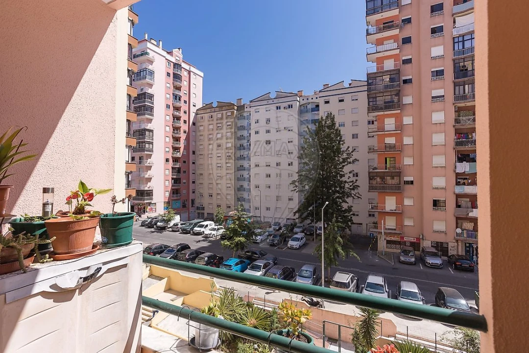 Apartamento T1 para Venda em Algueirão-Mem Martins Foto 18
