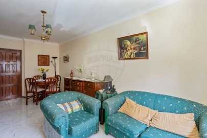 Apartamento T1 para Venda em Algueirão-Mem Martins