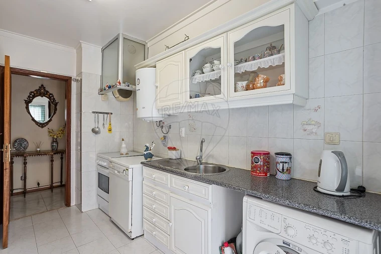 Apartamento T1 para Venda em Algueirão-Mem Martins Foto 5