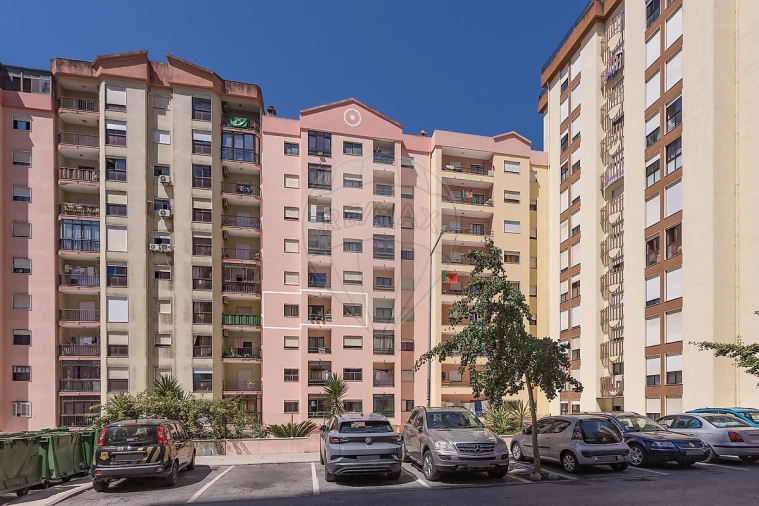Apartamento T1 para Venda em Algueirão-Mem Martins Foto 22