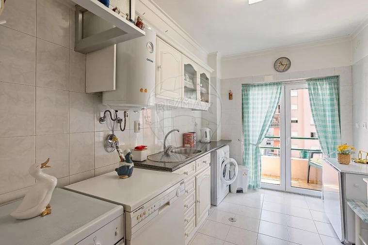 Apartamento T1 para Venda em Algueirão-Mem Martins Foto 3