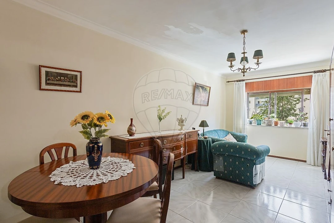 Apartamento T1 para Venda em Algueirão-Mem Martins Foto 13