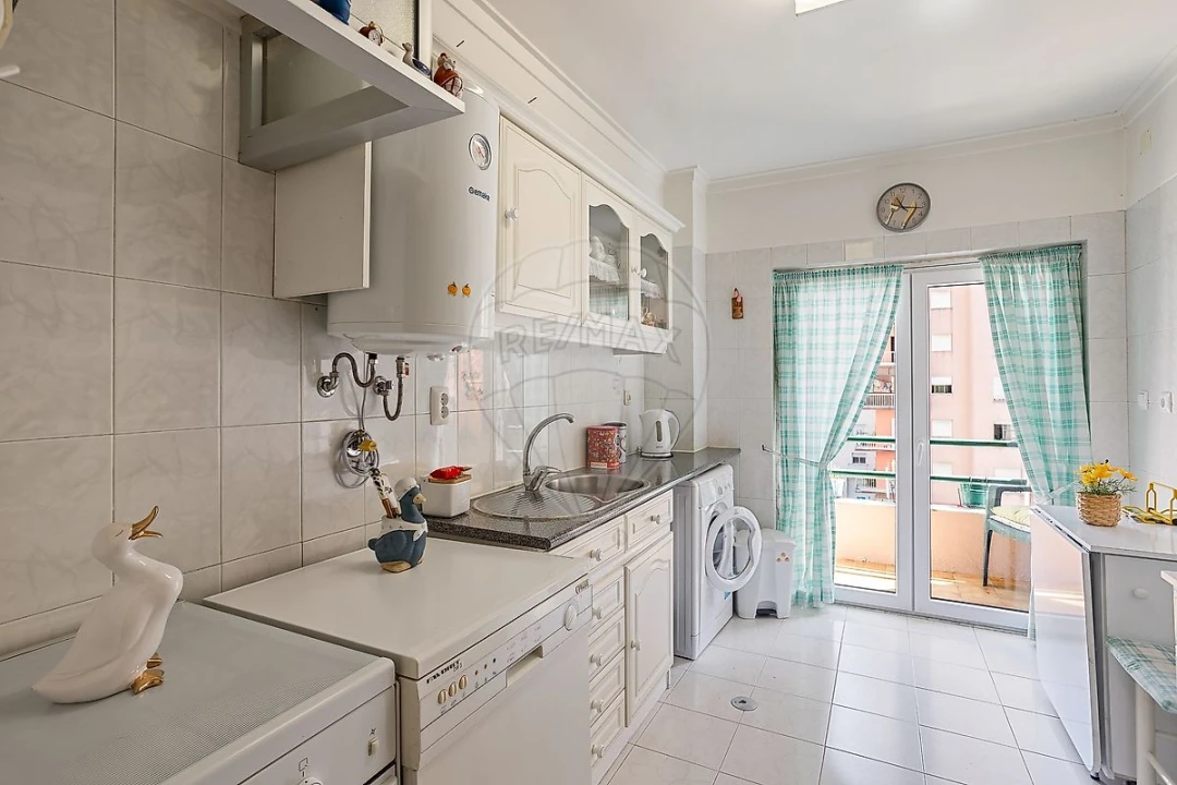 Apartamento T1 para Venda em Algueirão-Mem Martins Foto 3