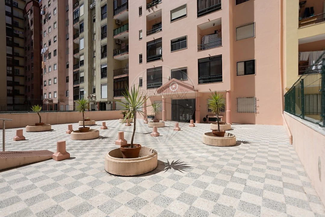 Apartamento T1 para Venda em Algueirão-Mem Martins Foto 21