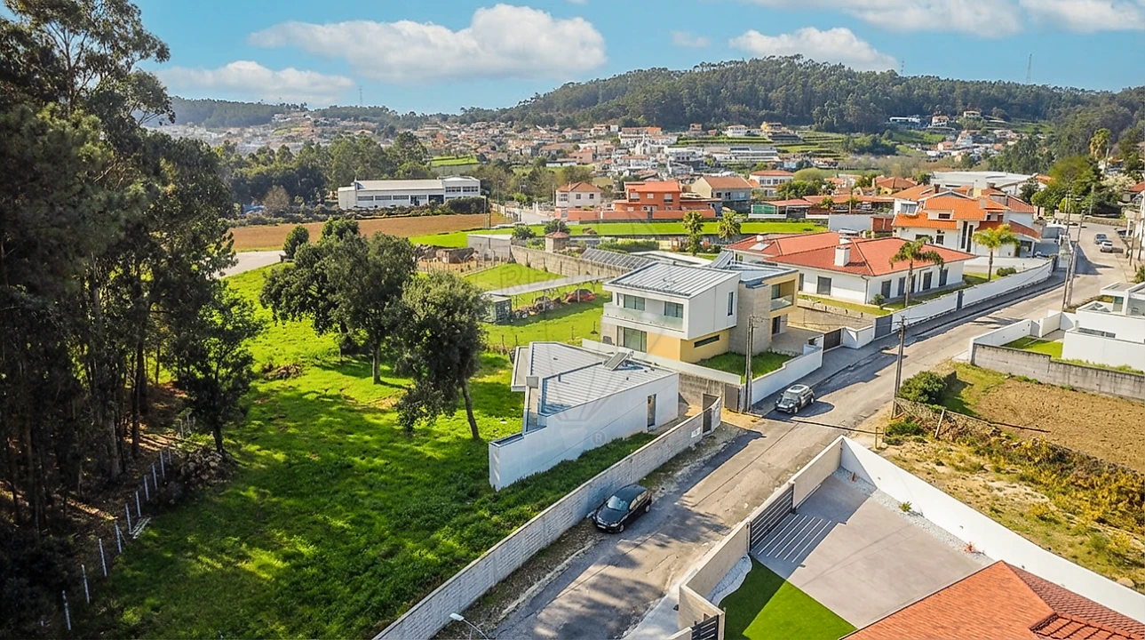 Moradia T2 para Venda em Romariz Foto 7