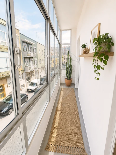 Apartamento T2 para Arrendamento em Algés, Linda-A-Velha e Cruz Quebrada-Dafundo