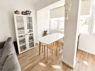 Apartamento T2 para Arrendamento em Algés, Linda-A-Velha e Cruz Quebrada-Dafundo