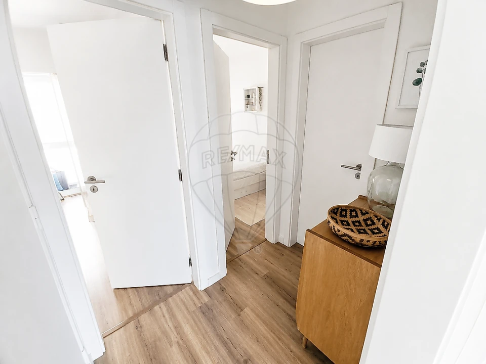 Apartamento T2 para Arrendamento em Algés, Linda-A-Velha e Cruz Quebrada-Dafundo Foto 9