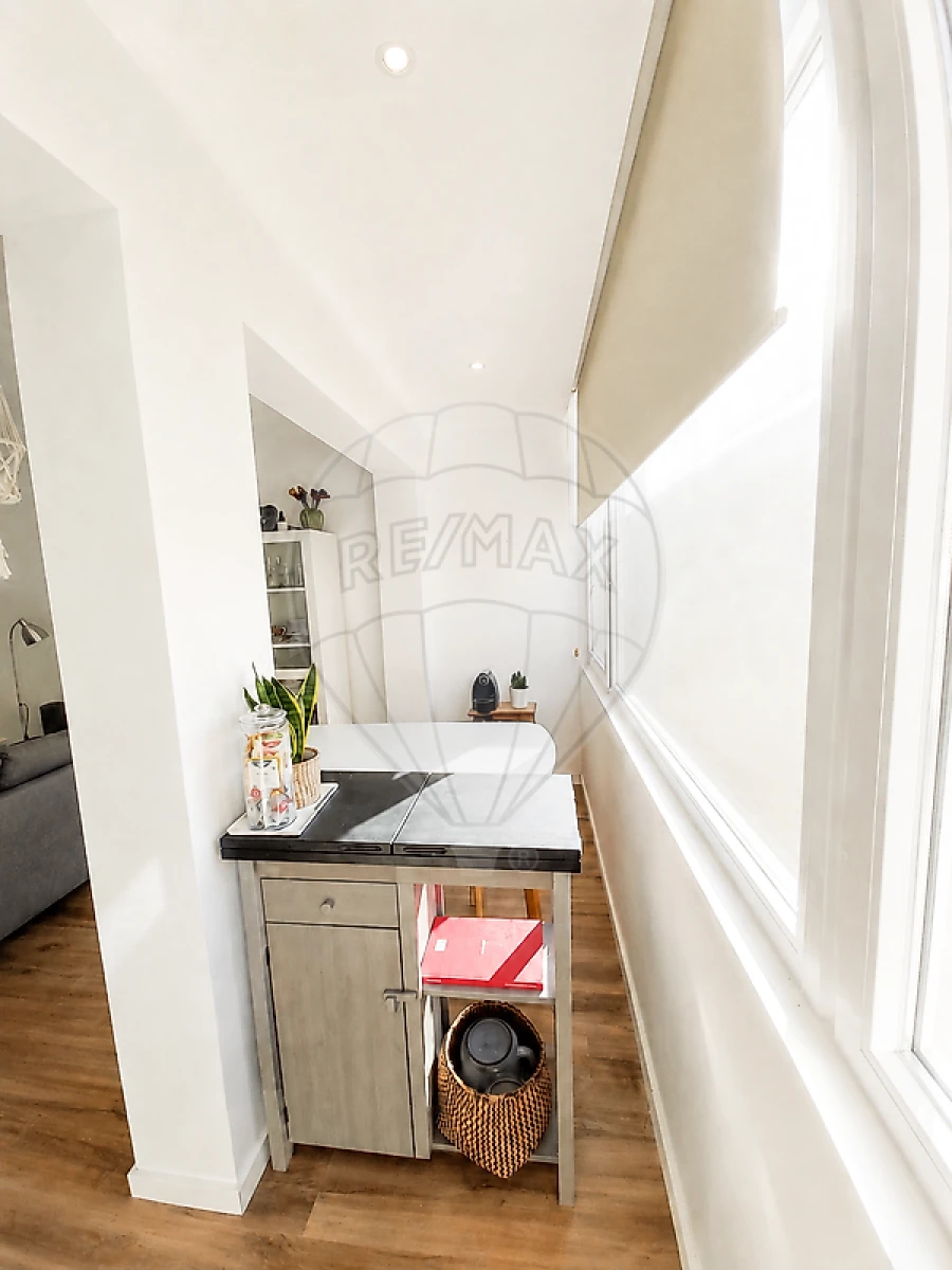 Apartamento T2 para Arrendamento em Algés, Linda-A-Velha e Cruz Quebrada-Dafundo Foto 8
