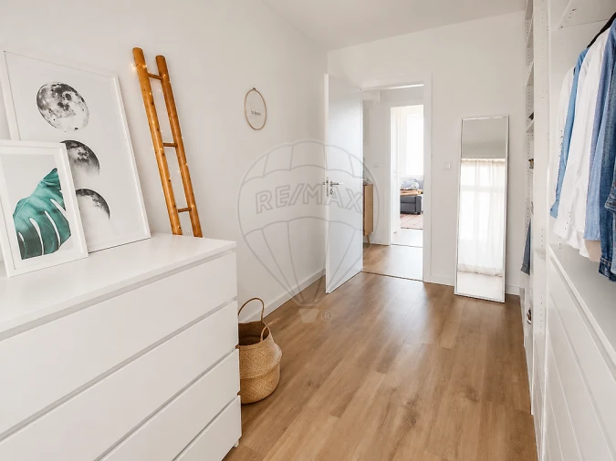 Apartamento T2 para Arrendamento em Algés, Linda-A-Velha e Cruz Quebrada-Dafundo Foto 3