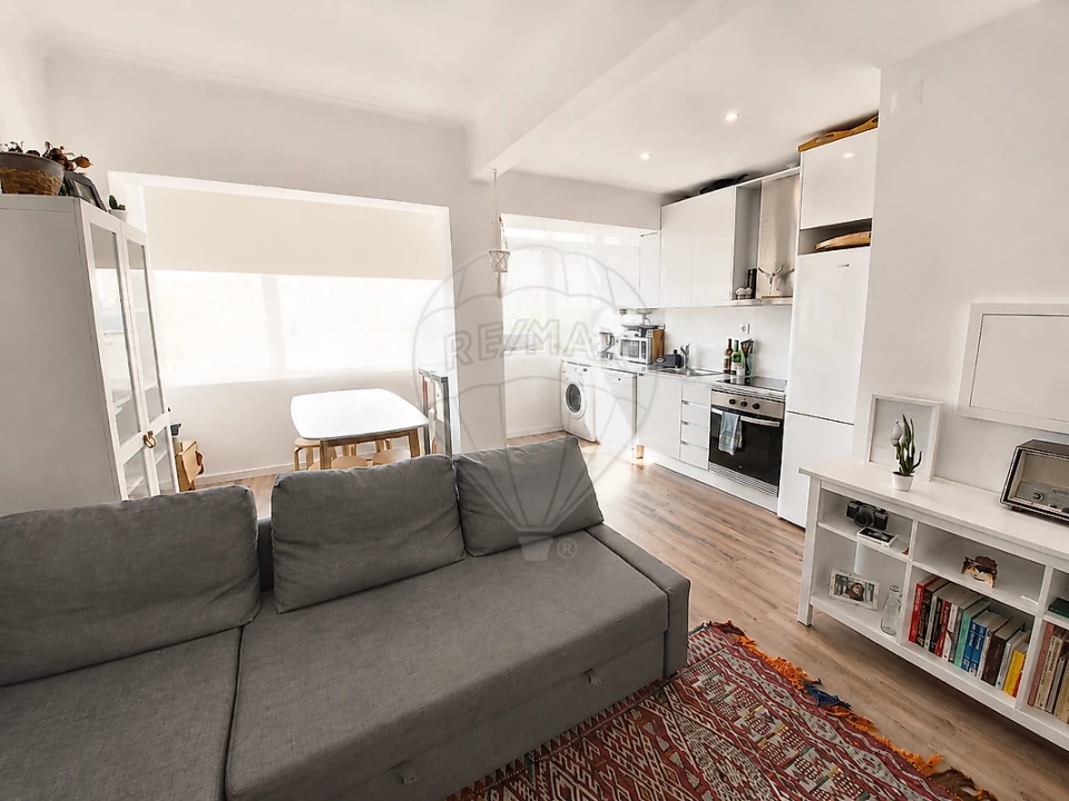 Apartamento T2 para Arrendamento em Algés, Linda-A-Velha e Cruz Quebrada-Dafundo Foto 2