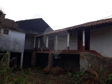 Moradia T4 para Venda em Lousã e Vilarinho