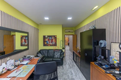 Moradia T4 para Venda em Gulpilhares e Valadares