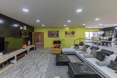 Moradia T4 para Venda em Gulpilhares e Valadares