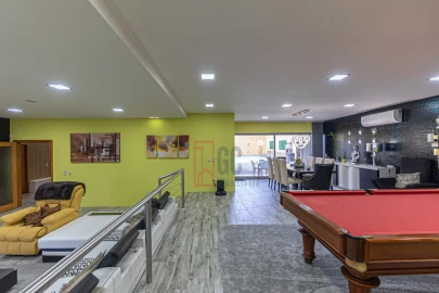 Moradia T4 para Venda em Gulpilhares e Valadares