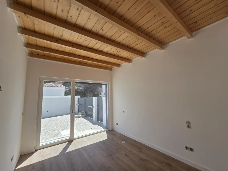 Moradia T2 para Venda em Agualva e Mira-Sintra Foto 11