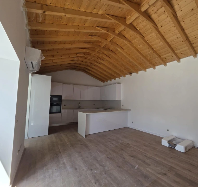 Moradia T2 para Venda em Agualva e Mira-Sintra Foto 5