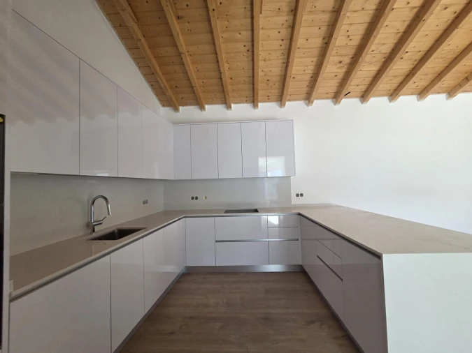 Moradia T2 para Venda em Agualva e Mira-Sintra Foto 4
