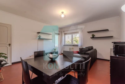Apartamento T1 para Venda em Oeiras e São Julião da Barra, Paço de Arcos e Caxias