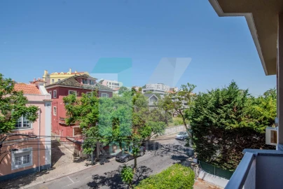 Apartamento T1 para Venda em Oeiras e São Julião da Barra, Paço de Arcos e Caxias