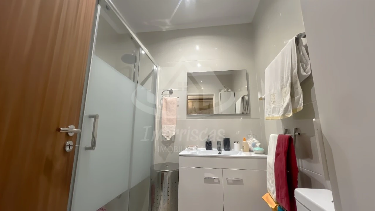 Apartamento T2 para Venda em Santa Iria de Azoia, São João da Talha e Bobadela Foto 9