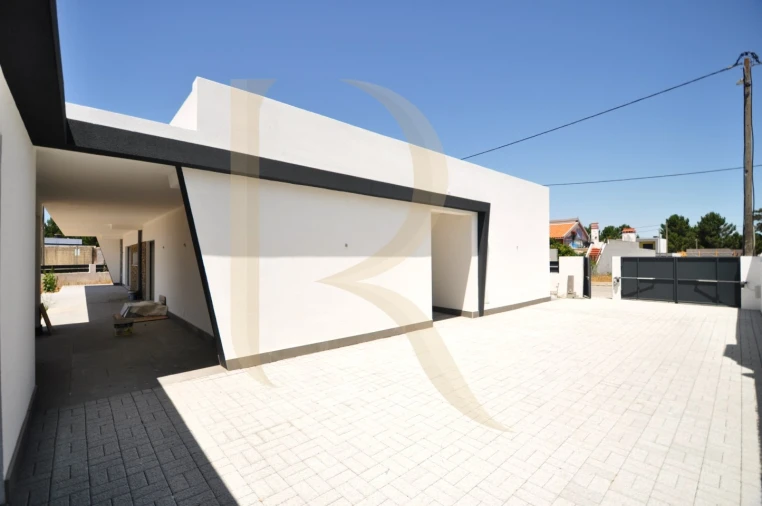 Moradia T3 para Venda em Quinta do Anjo Foto 12