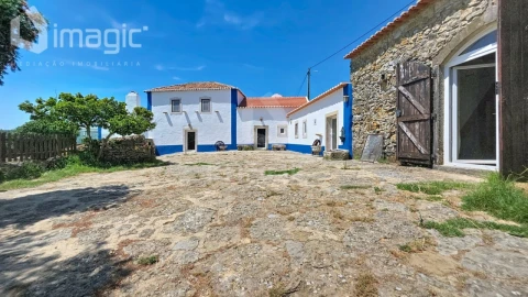 Quinta T5 para Venda em Igreja Nova e Cheleiros