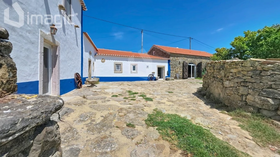 Quinta T5 para Venda em Igreja Nova e Cheleiros