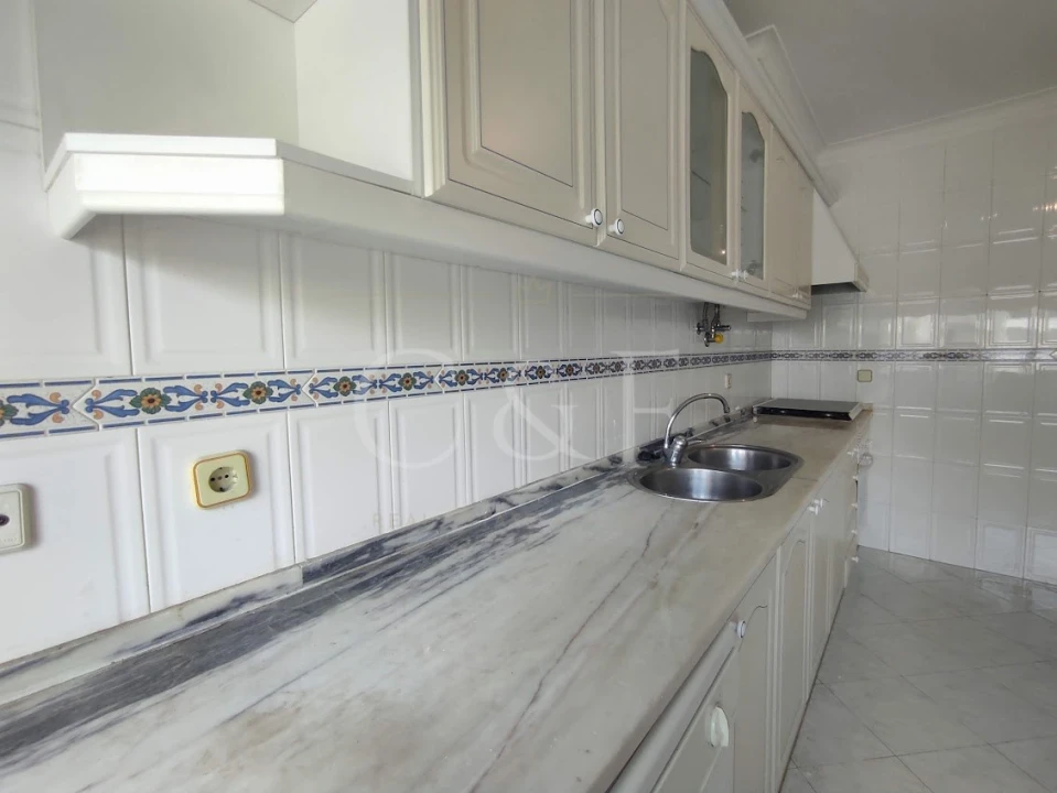 Apartamento T2 para Venda em Algueirão-Mem Martins Foto 16