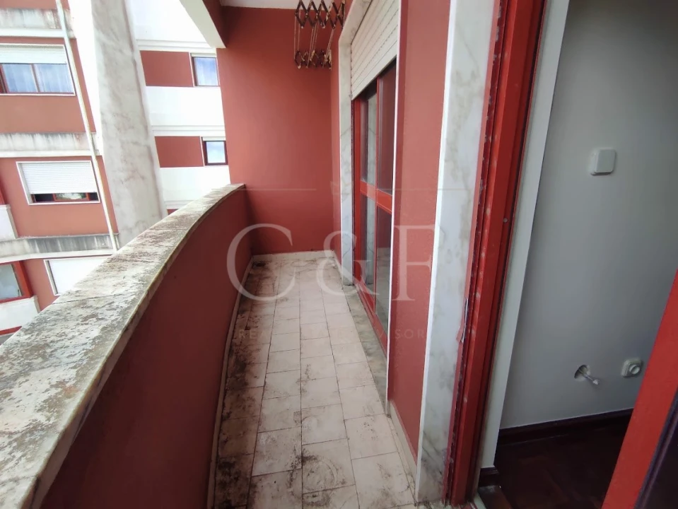 Apartamento T2 para Venda em Algueirão-Mem Martins Foto 32