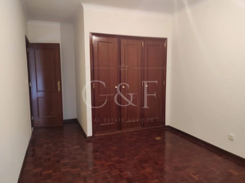Apartamento T2 para Venda em Algueirão-Mem Martins Foto 31
