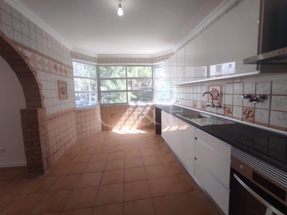 Apartamento T3 para Venda em Algueirão-Mem Martins Foto 13
