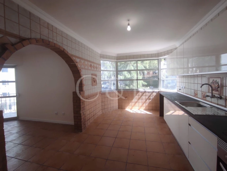 Apartamento T3 para Venda em Algueirão-Mem Martins Foto 14